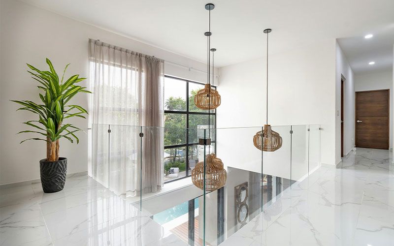 Interiorismo sofisticado que combina funcionalidad y elegancia