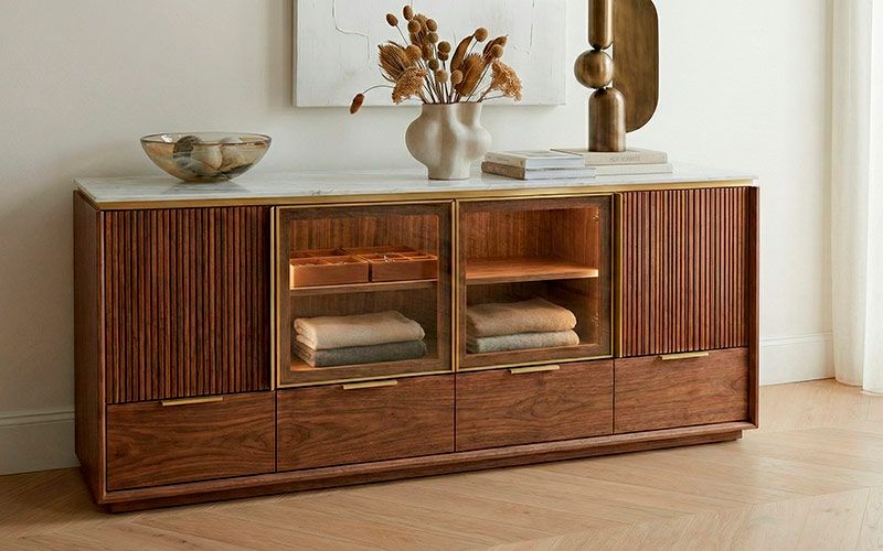 Mobiliario elegante y con diseño funcional en un interior de lujo sofisticado